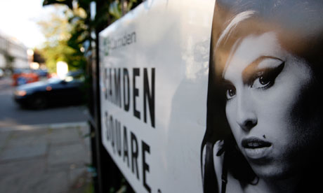 Tributes-to-Amy-Winehouse-006